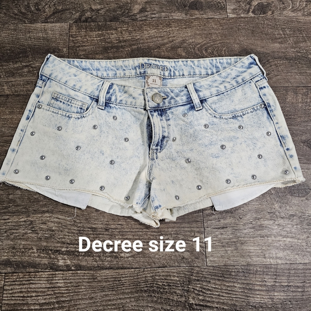 Decree white wash jean shorts size 11